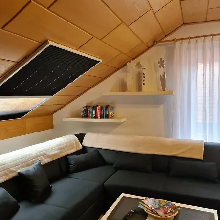 Cornelia Und Michael Persang Gbr Apartment